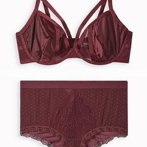 Plus size lingerie by Torrid 5 5x 6 6x Burgundy red bralette & lace brief panty